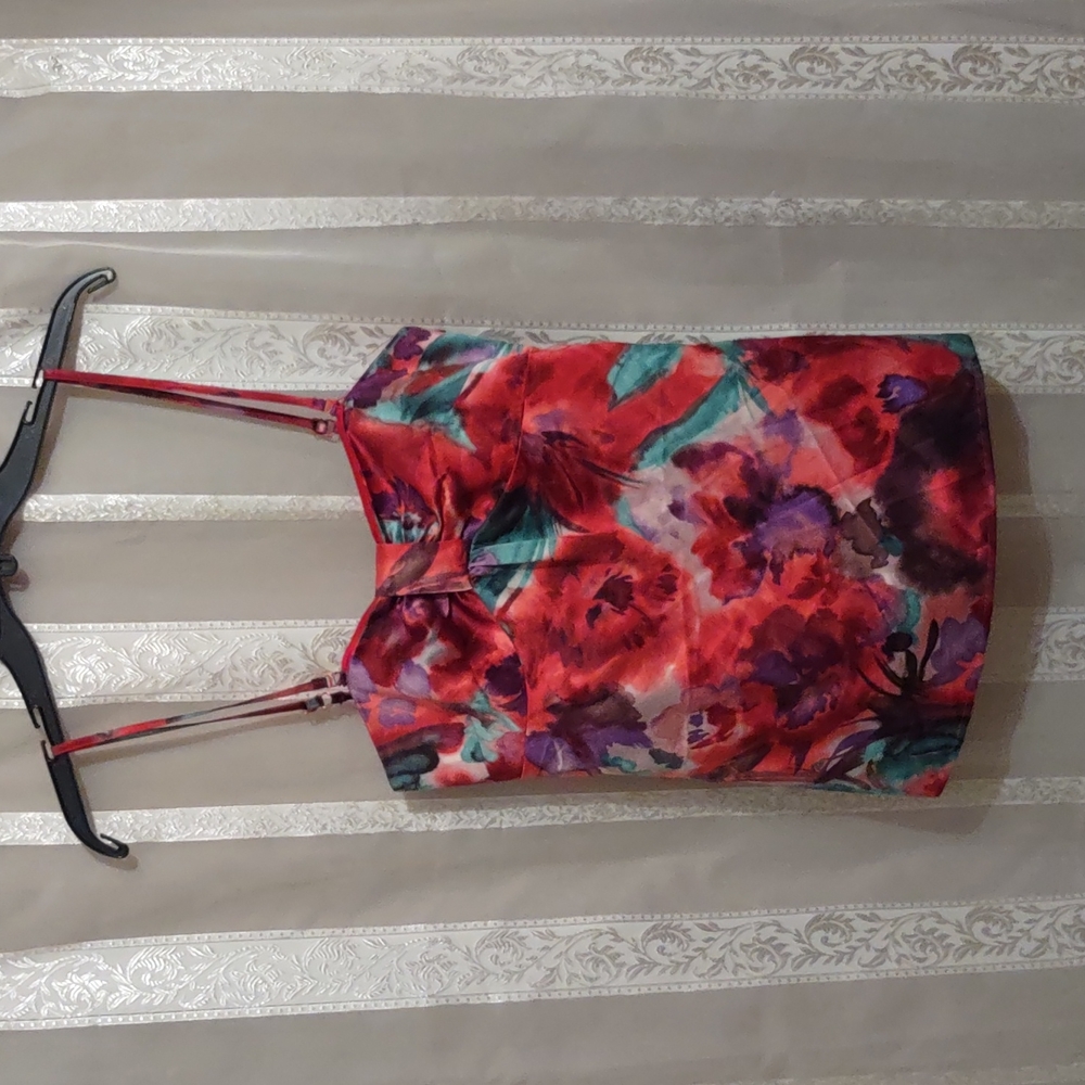 Ann Taylor Loft size 0 red multi Floral cami top